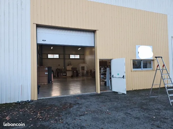 Local d'activité 200 M²