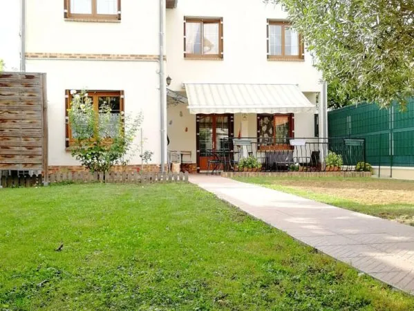 Maison Stains 5 pièce(s)