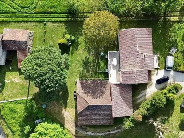 Ensemble immobilier idéalement situé entre Villeneuve-sur-Lot et Agen de nombreuses dépendances sur 