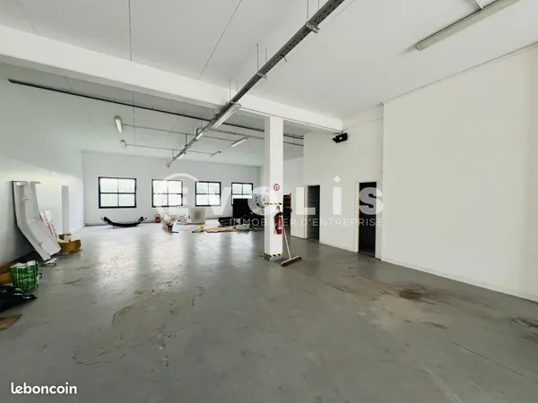 Local d'activité 446 m²