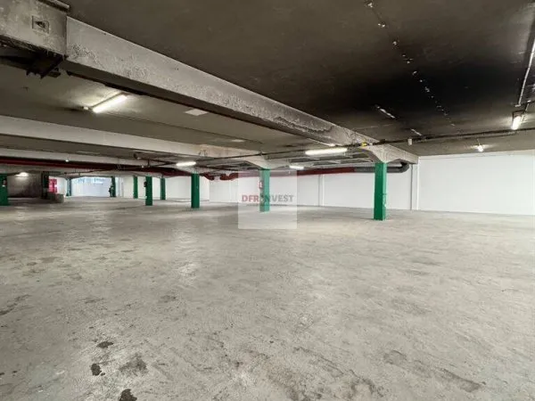 Local d'activité 1609 m²