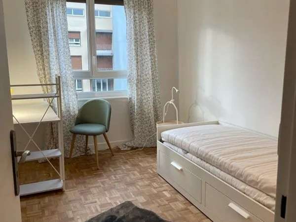 Colocation étudiante - Chambres disponibles en avril et en juillet - Appartement refait à neuf (Boul