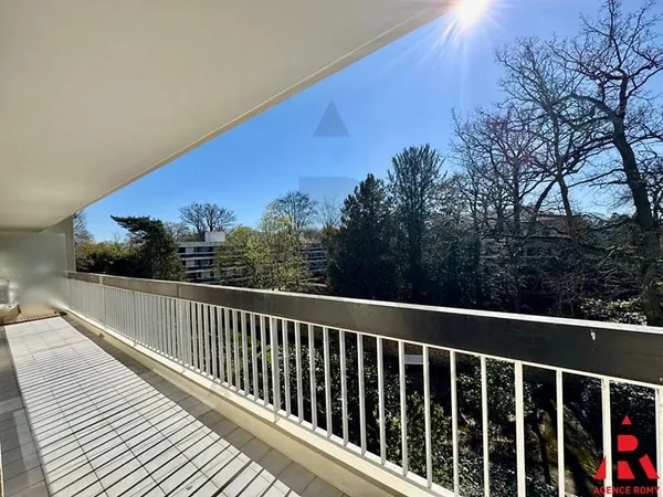 5 pièces LUMINEUX VUE ARBOREE balcon