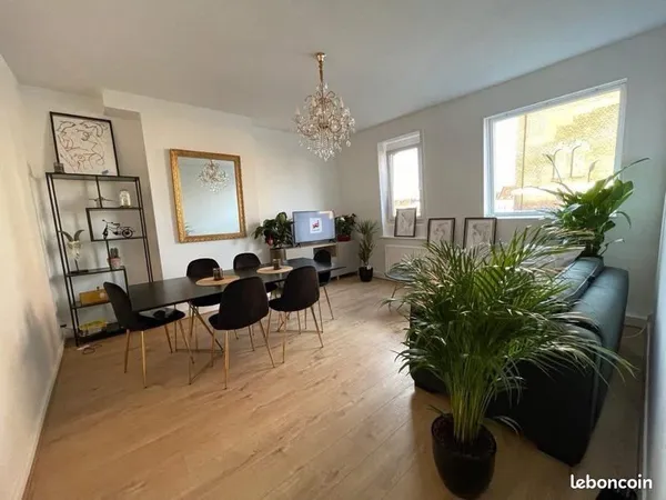 🏡 T2 lumineux 50m² - Place Sébastopol, Lille - Vendu meublé - Refait à neuf