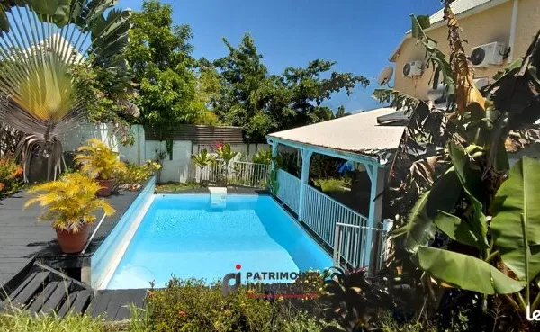 Studio 4 pièces 100 m²