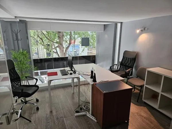 Local commercial - 155m ²