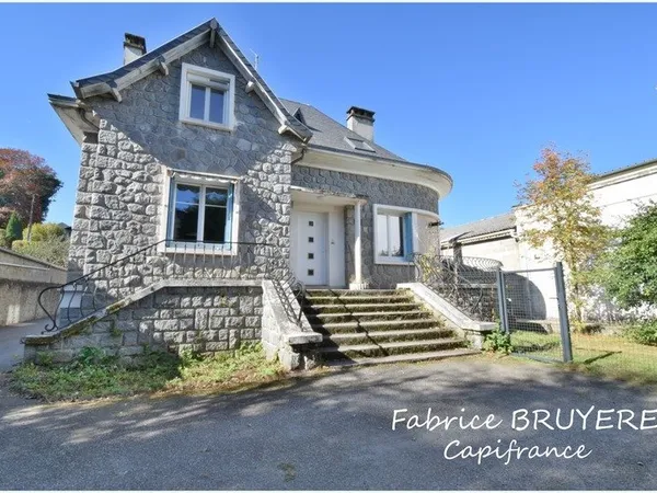 Maison à vendre 7 pièces USSEL (19)
