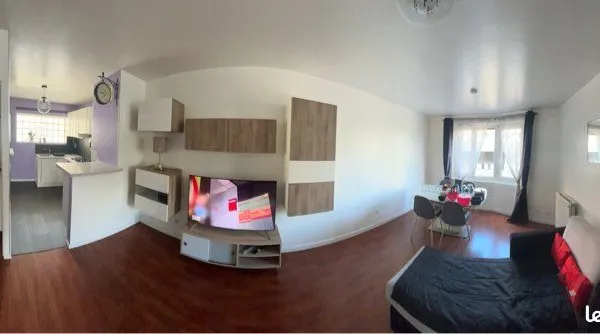 T2 50m² Standing - Rénové Neuf - Eau Wifi et Parking - Nanterre / La Défense