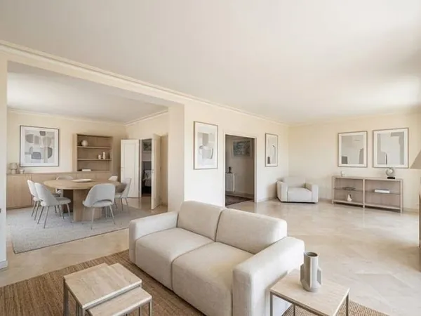 Appartement 5 pièces 191 m²