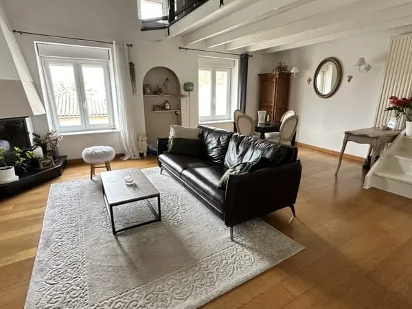 Appartement duplex plein de charme Atypique et lumineux