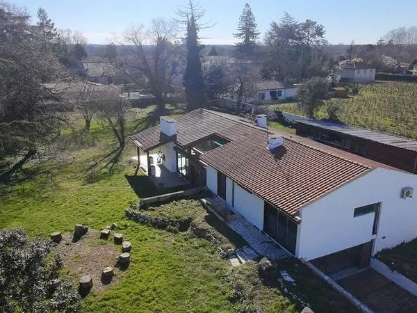 Maison 9 pièces 300 m²