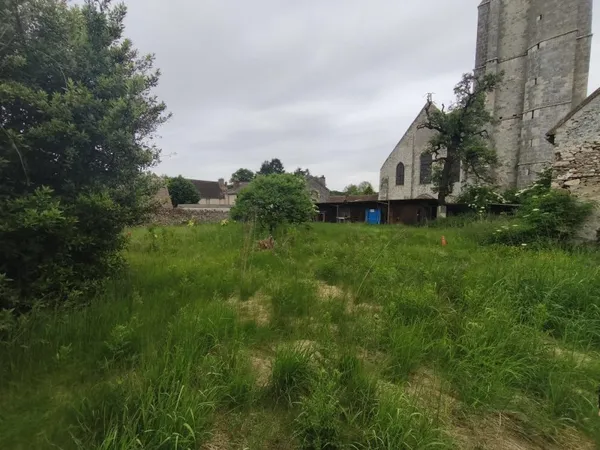 Terrain constructible centre village de 250m2