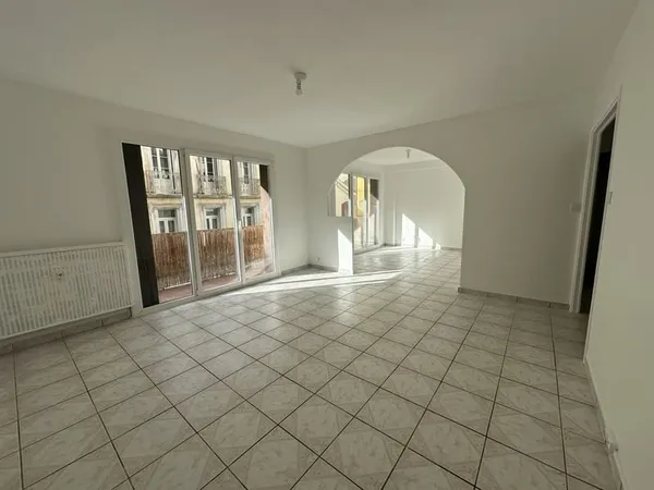 En location à Toulon : appartement de 60.09m2 avec balcon