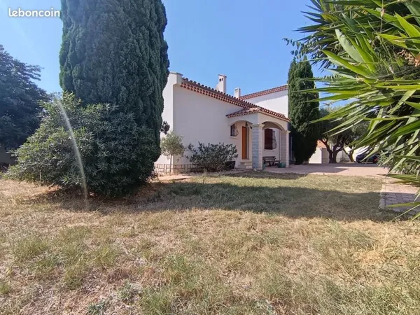 Villa 9 pièces 227 m²