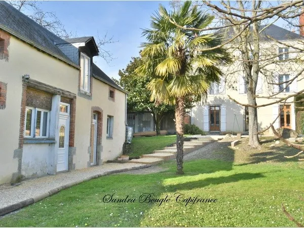 Maison à vendre 17 pièces LAVAL (53)