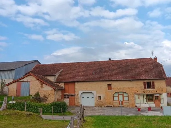 Maison en pierre ancienne ferme