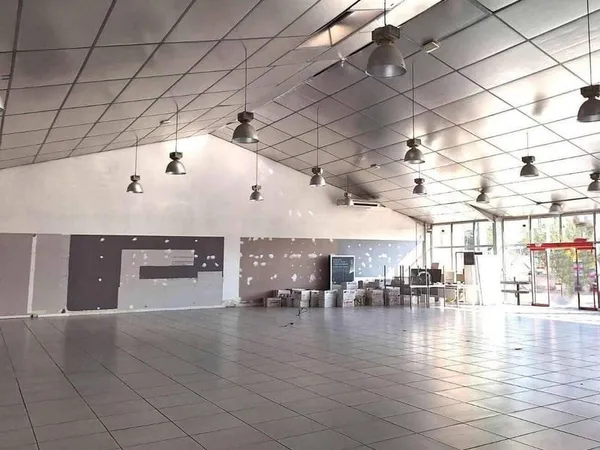 Local commercial 434 m²