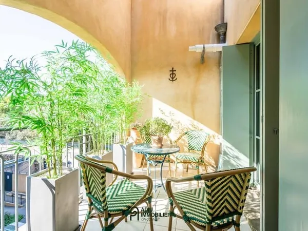Uzès - Appartement de standing avec terrasses et garage à 300 mètres de la Place aux Herbes