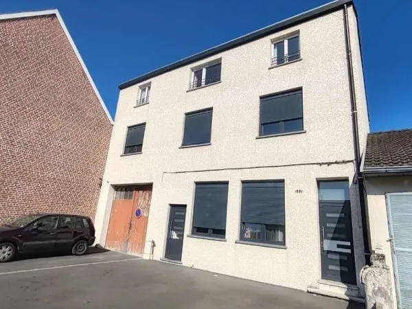 Bâtiment 214 m²