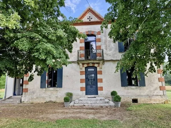 Demeure 8 pièces 250 m²
