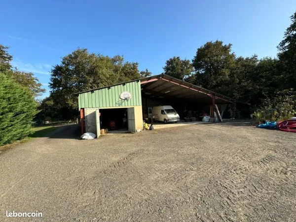 Local 1 pièce 210 m²