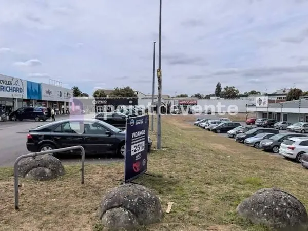 Local commercial 452 m²