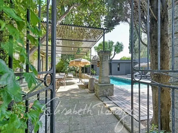 Maison 6 pièces 220 m²