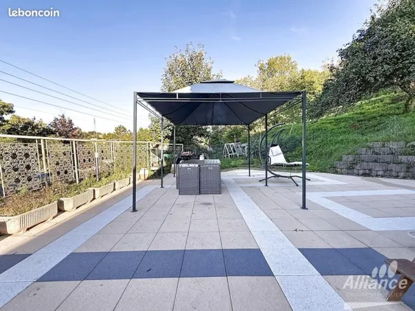 Maison 9 pièces 222 m²