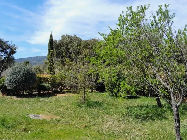 Terrain 1300 m²