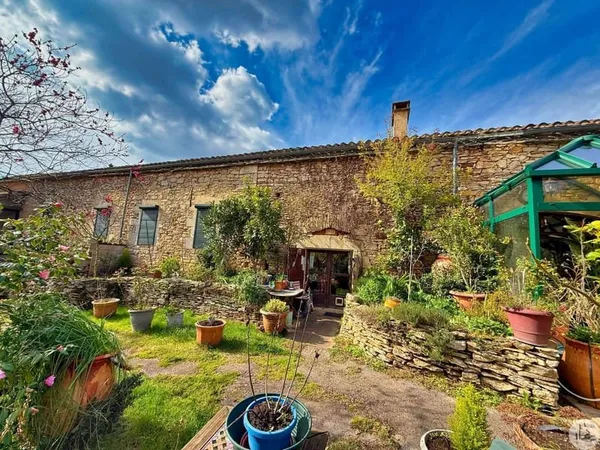 Maison en pierres plain-pied