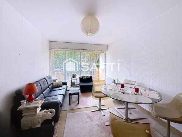 APPARTEMENT TYPE 2 PIECES AVEC PLACE DE PARKING ET BALCON EXPOSE SUD EST