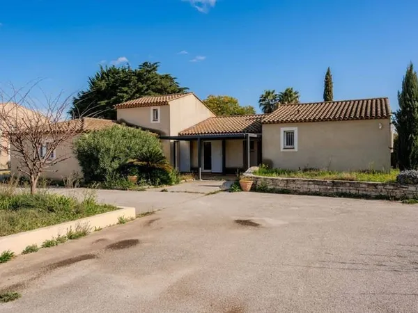 Local commercial 163 m²