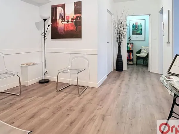 Local professionnel 4 pièces 66 m²
