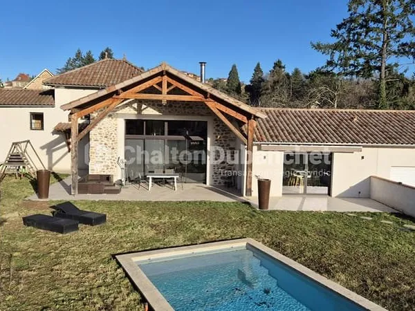 Maison 7 pièce(s) 213 m2