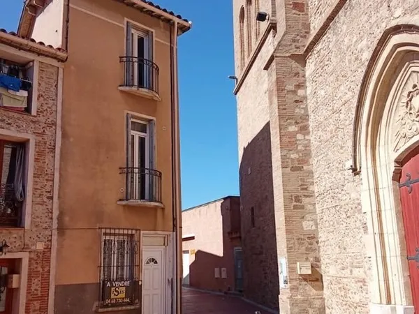 Maison de ville centre village 76M2- 3 chambres- fort potentiel locatif-