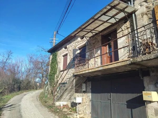 ARDECHE : Vallée de l'Eyrieux, maison d'environ 56 m2, idéal
