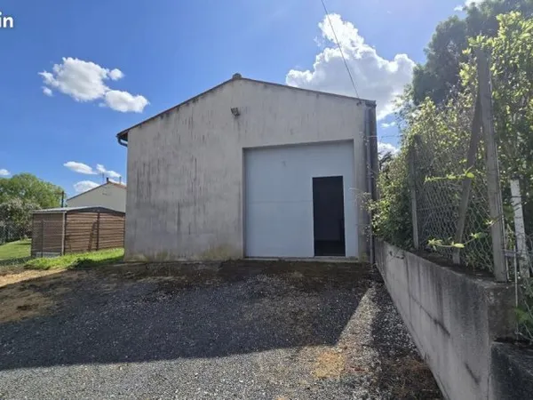 Garage/box Saintes