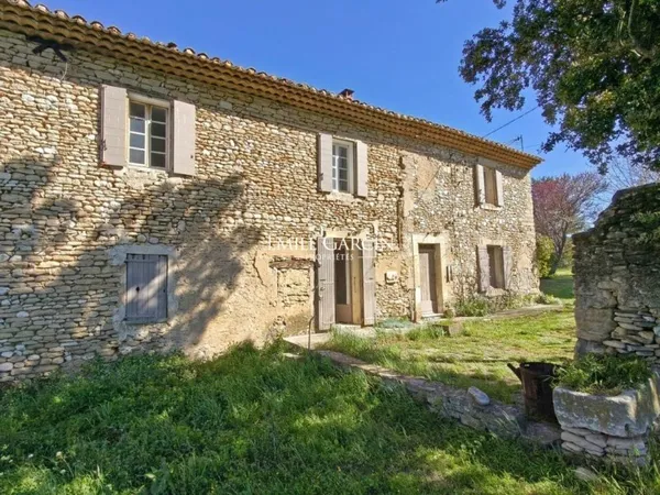 A vendre - Grand mas en pierre à restaurer avec vue