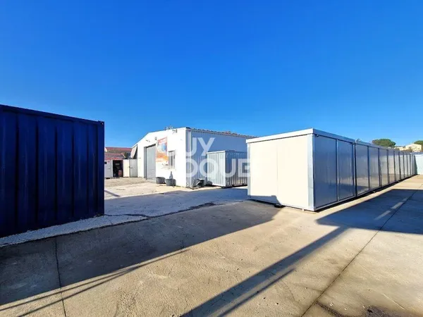 HANGAR A VENDRE