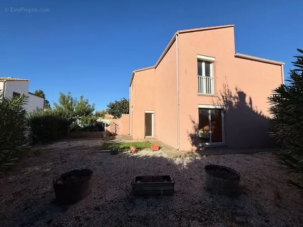 Maison 4 pièces 3 faces avec garage à Canet en Roussillon