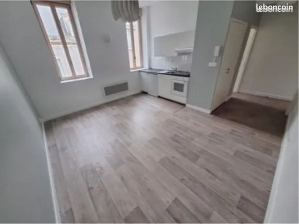 Studio lumineux rénové hyper centre Chalonnes sur Loire