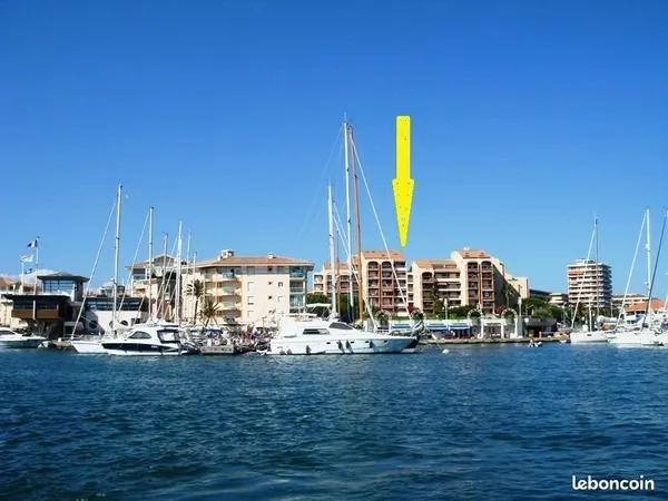 Frejus plage Studio cabine+garage immeuble front de mer