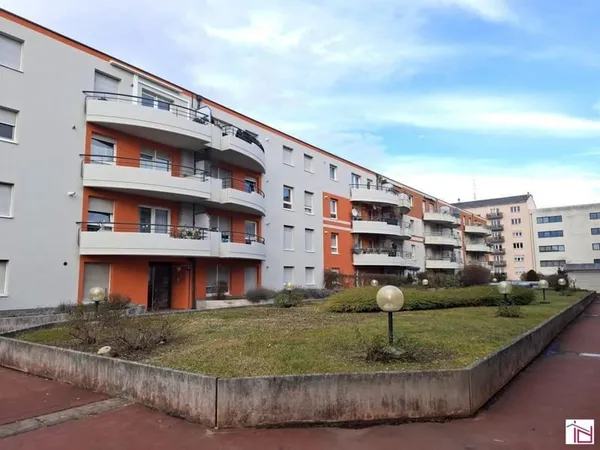 SAINT LOUIS CENTRE / 3 CHAMBRES / DERNIER ETAGE / TERRASSE