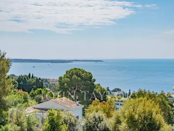 Appartement vue mer dernier étage - Croix des gardes