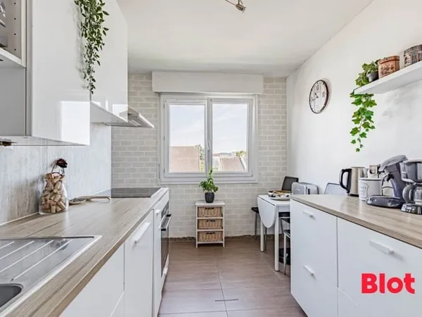EXCLUSIVITE - APPARTEMENT T3 - BALCON - CAVE - STATIONNEMENT