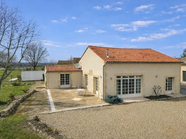 Maison de caractère vue sur la campagne