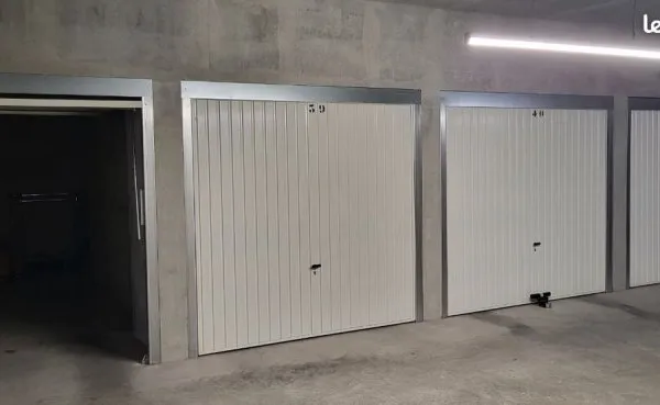 Box fermé sécurisé a Villeurbanne