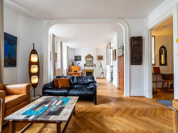 APPARTEMENT 3 PIECES DE 88M2 AVEC BALCON AU JARDIN PUBLIC