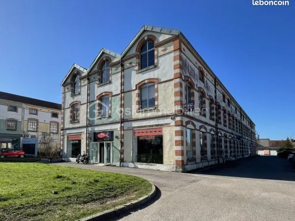 Immeuble de rapport 1600 m²
