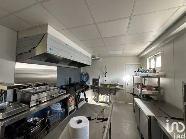 Local commercial 163 m²